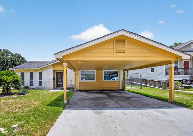1st image of 10919 Lockgate Ln, Houston, TX 77048 | MLS# 98731759