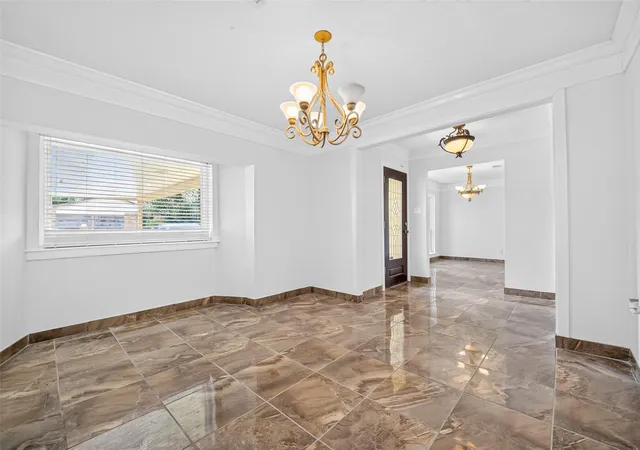 5th image of 10919 Lockgate Ln, Houston, TX 77048 | MLS# 98731759