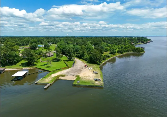 33rd image of 495 Wildwood Dr, Onalaska, TX 77360 | MLS# 52949748