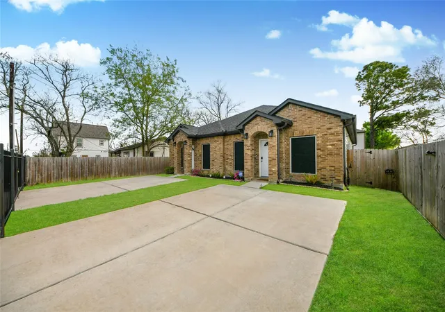 2nd image of 7980 Ethel St #A/B, Houston, TX 77028 | MLS# 59527644