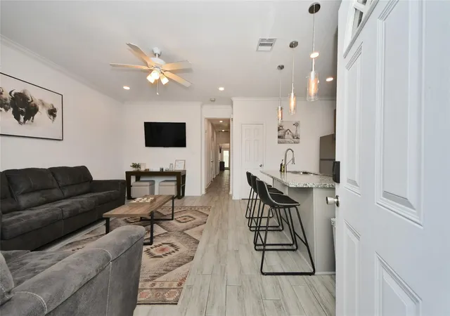 4th image of 7980 Ethel St #A/B, Houston, TX 77028 | MLS# 59527644