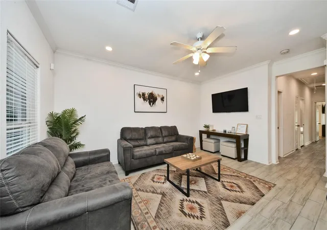 5th image of 7980 Ethel St #A/B, Houston, TX 77028 | MLS# 59527644