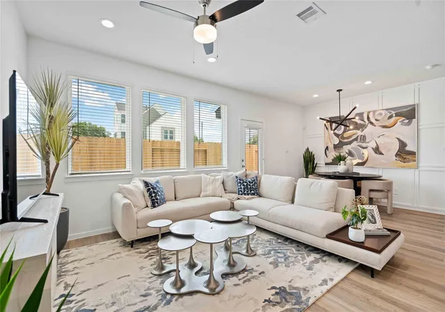 5th image of 7614 Inwood Hills Ln, Houston, TX 77088 | MLS# 61478597