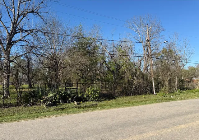 Photo 3 of Land for sale at 2527 Lone Oak Rd, Houston, TX 77093 | MLS# 58260336 | Listing updated on 2026-09-12