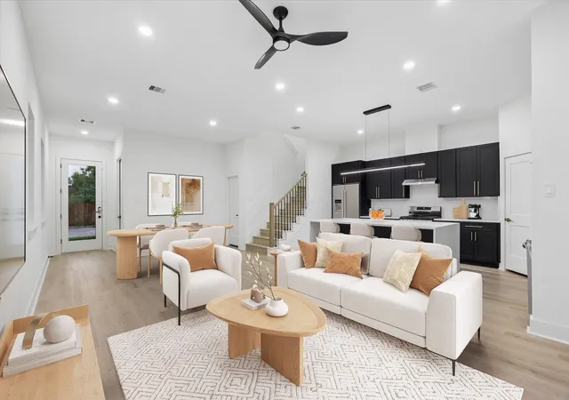 2nd image of 961 Highland Light Lane, Houston, TX 77091 | MLS# 95144284