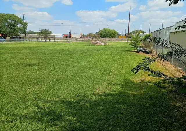 Photo 3 of Sale Pending at 13415 18th Street, Santa Fe, TX 77510 | MLS# 41561292 | Listing updated on 2026-09-18