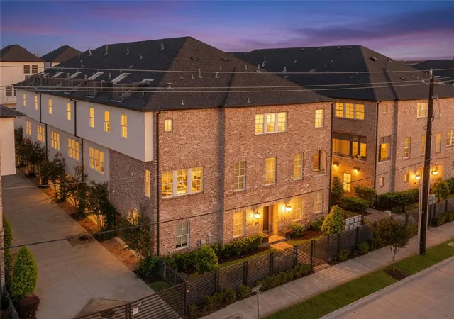 Photo 1 of Townhouse for sale at 2705 Maxroy St, Houston, TX 77007 | MLS# 68964181 | Listing updated on 2026-08-27