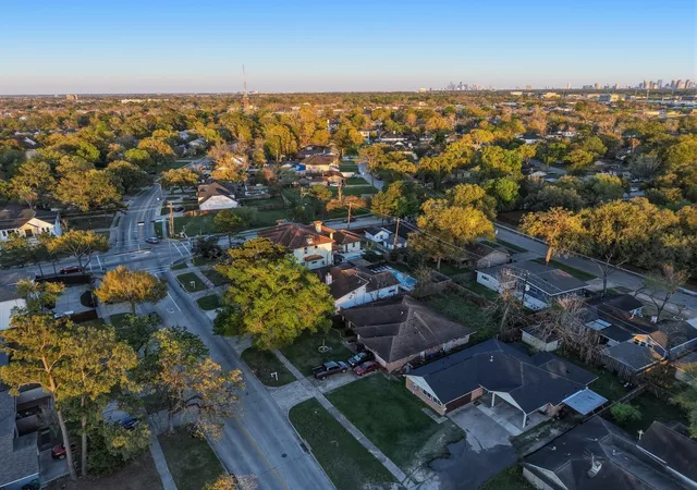 7th image of 9765 Westview Dr, Houston, TX 77055 | MLS# 98901592