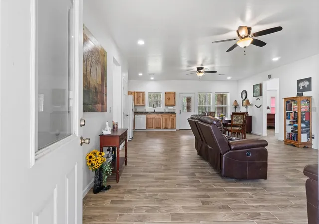 5th image of 2145 Fm 946 S, Oakhurst, TX 77359 | MLS# 63838947