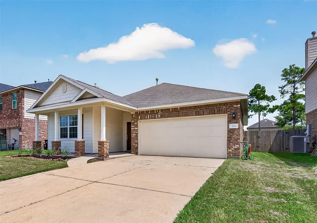 Photo 2 of Single family home for sale at 311 Volute Dr, Rosharon, TX 77583 | MLS# 21862194 | Listing updated on 2026-09-14