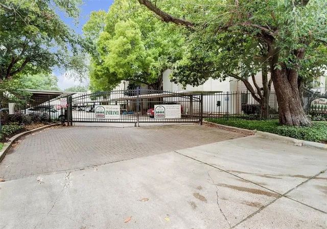 Homes for sale in Houston, TX | 1100 Augusta Dr #63, Houston, TX 77057 | MLS# 69111375