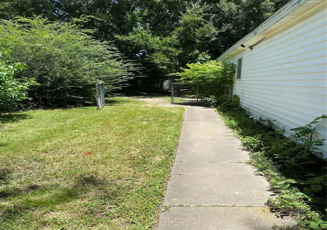 Photo 3 of Sale Pending at 3823 Erby St, Houston, TX 77023 | MLS# 13087087 | Listing updated on 2026-09-16