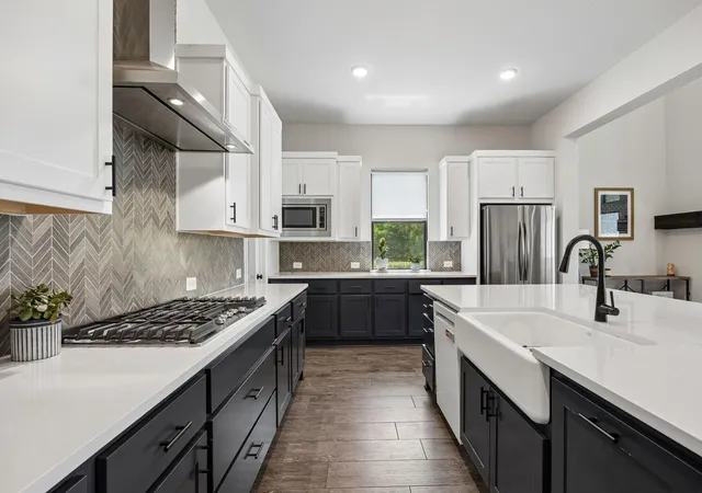 4th image of 10102 S Goshawk Trl, Conroe, TX 77385 | MLS# 47653220