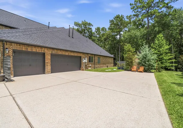 Photo 3 of Single family home for sale at 9606 Longmire Crk Way, Conroe, TX 77304 | MLS# 21708518 | Listing updated on 2026-09-06