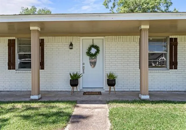 Homes for sale in Orange, TX | 19 Stradford, Orange, TX 77632 | MLS# 4516058