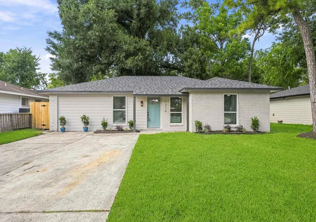 Photo 2 of Single family home for sale at 1234 W Donovan St, Houston, TX 77091 | MLS# 57306942 | Listing updated on 2026-08-28