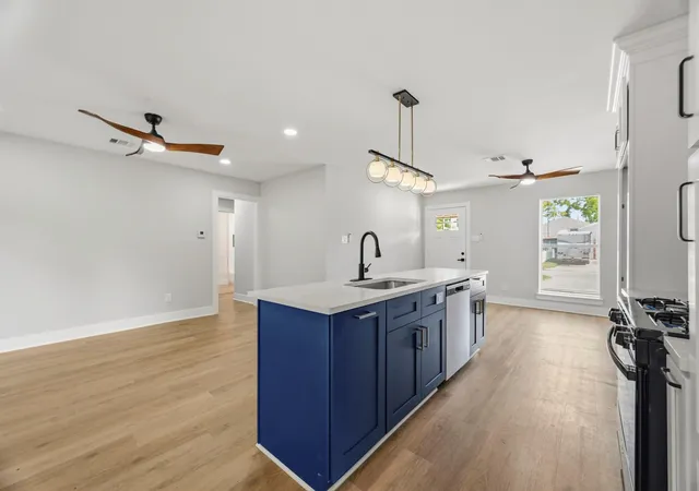 Photo 3 of Single family home for sale at 1234 W Donovan St, Houston, TX 77091 | MLS# 57306942 | Listing updated on 2026-08-28
