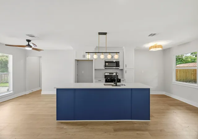Photo 4 of Single family home for sale at 1234 W Donovan St, Houston, TX 77091 | MLS# 57306942 | Listing updated on 2026-08-28