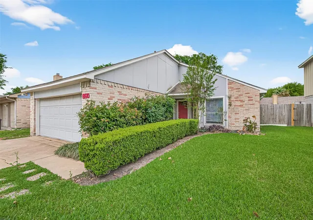Photo 1 of Sale Pending at 6510 Paso Del Sol Dr, Houston, TX 77083 | MLS# 97296950 | Listing updated on 2026-09-17