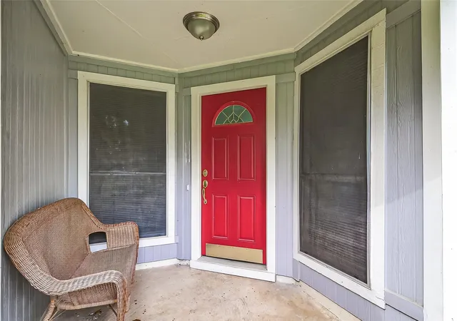 Photo 3 of Sale Pending at 6510 Paso Del Sol Dr, Houston, TX 77083 | MLS# 97296950 | Listing updated on 2026-09-17