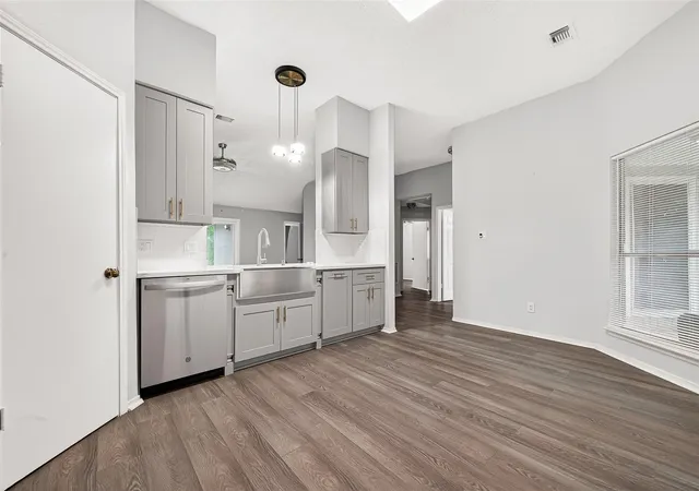 Photo 3 of Sale Pending at 6510 Paso Del Sol Dr, Houston, TX 77083 | MLS# 97296950 | Listing updated on 2026-09-17