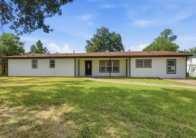 Homes for sale in Baytown, TX | 102 Tanglewood St, Baytown, TX 77520 | MLS# 66424585
