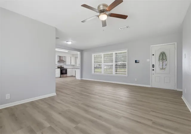 Homes for sale in Baytown, TX | 102 Tanglewood St, Baytown, TX 77520 | MLS# 66424585