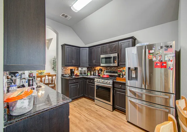 Photo 2 of Single family home for sale at 957 Oak Ter Dr, Willis, TX 77378 | MLS# 42980657 | Listing updated on 2026-07-17