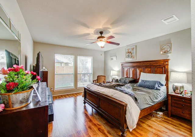 Photo 3 of Single family home for sale at 957 Oak Ter Dr, Willis, TX 77378 | MLS# 42980657 | Listing updated on 2026-07-17