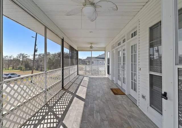 2nd image of 1306 Spring Branch Dr, Baytown, TX 77523 | MLS# 8462148