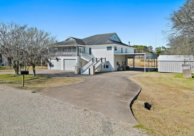5th image of 1306 Spring Branch Dr, Baytown, TX 77523 | MLS# 8462148