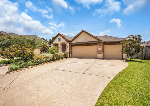 Photo 1 of Sale Pending at 2003 Pine Ledge Rd, Houston, TX 77089 | MLS# 89747858 | Listing updated on 2026-09-18