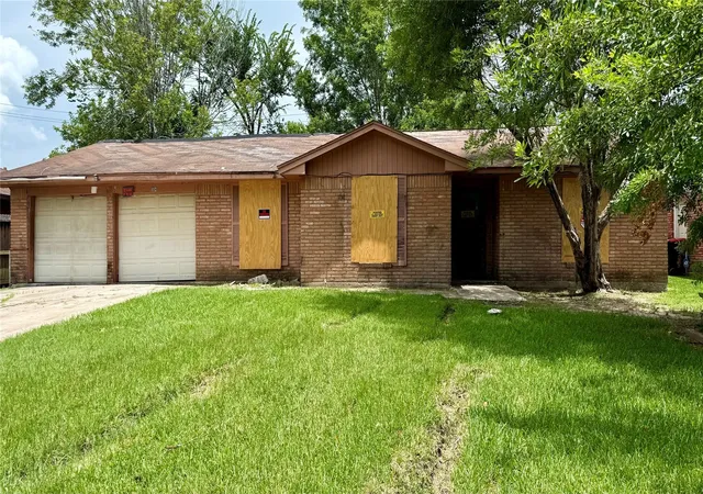 15th image of 504 Pamela Dr, Baytown, TX 77521 | MLS# 916310