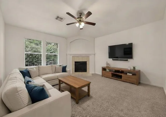 2nd image of 13109 Rippling Creek Ln, Pearland, TX 77584 | MLS# 37171511