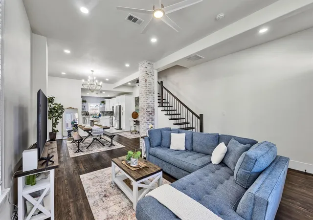 Photo 3 of Single family home for sale at 2813 Ball St, Galveston, TX 77550 | MLS# 57714700 | Listing updated on 2026-08-11