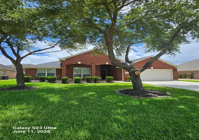 2nd image of 11402 Softbreeze Ct, Pearland, TX 77584 | MLS# 15024154
