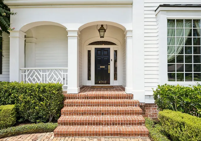 5th image of 4702 Ivanhoe St, Houston, TX 77027 | MLS# 28633578
