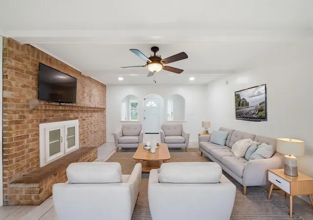4th image of 10311 Westray St, Houston, TX 77043 | MLS# 63381891