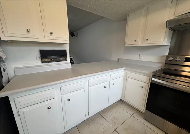 Photo 3 of Townhouse for sale at 6373 S Briar Byp Dr, Houston, TX 77072 | MLS# 53506616 | Listing updated on 2026-09-21