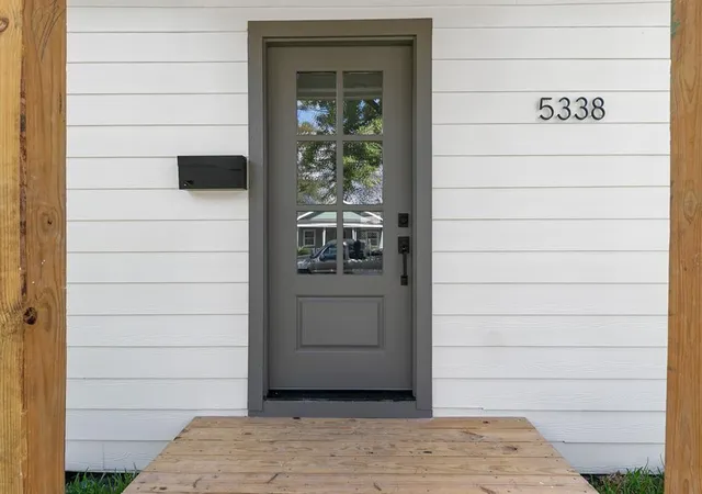 Photo 2 of Single family home for sale at 5338 Pease St, Houston, TX 77023 | MLS# 82711805 | Listing updated on 2026-07-04