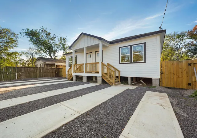 Photo 3 of Multi family home for sale at 3907 Falls St, Houston, TX 77026 | MLS# 91811367 | Listing updated on 2026-07-12