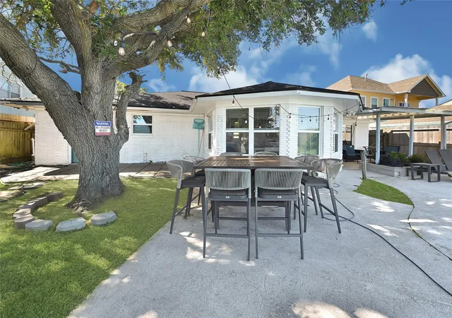 19th image of 8010 Ocean Dr, Beach City, TX 77523 | MLS# 73205337