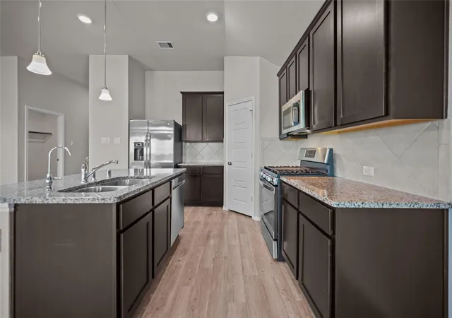 4th image of 7730 Squall Ln, Baytown, TX 77523 | MLS# 90722690