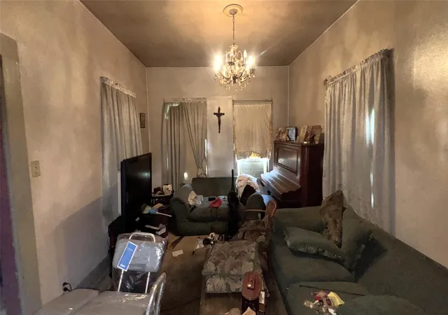 5th image of 1414 E 32Nd 1/2 St, Houston, TX 77022 | MLS# 30752616
