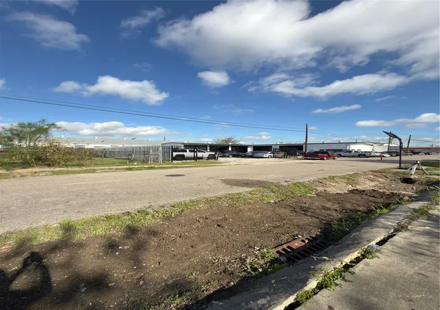 Photo 2 of Land for sale at 0 Cullen, Houston, TX 77021 | MLS# 93085500 | Listing updated on 2026-06-02