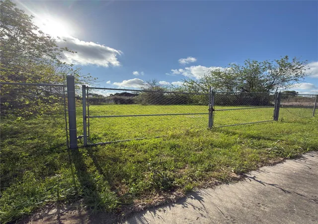 Photo 4 of Land for sale at 0 Cullen, Houston, TX 77021 | MLS# 93085500 | Listing updated on 2026-06-02