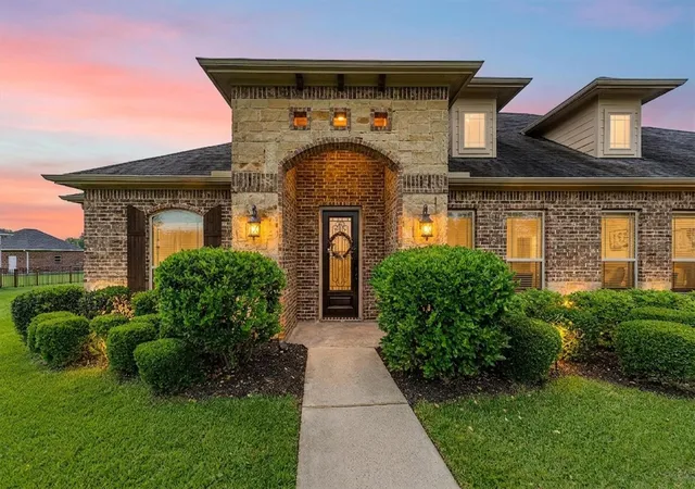 Photo 3 of Single family home for sale at 18955 Harbor Side Blvd, Montgomery, TX 77356 | MLS# 50560466 | Listing updated on 2026-08-30