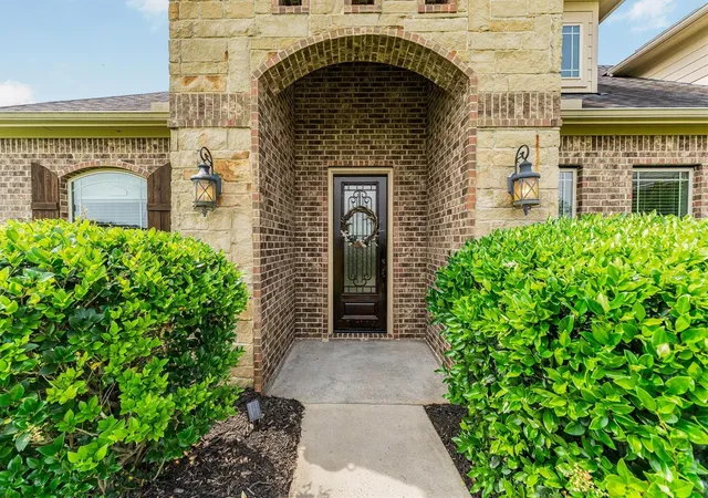 Photo 4 of Single family home for sale at 18955 Harbor Side Blvd, Montgomery, TX 77356 | MLS# 50560466 | Listing updated on 2026-08-30