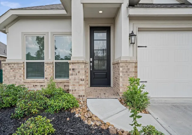 Photo 2 of Single family home for sale at 4272 Waterlily Spring Way, Porter, TX 77365 | MLS# 57960686 | Listing updated on 2026-09-18