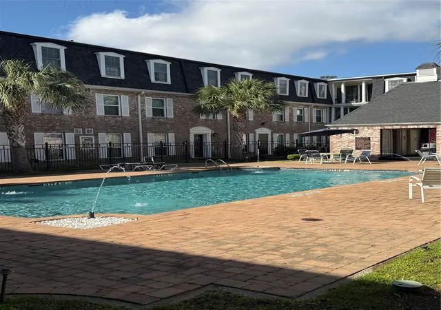 4th image of 357 N Post Oak Ln #207, Houston, TX 77024 | MLS# 62107521